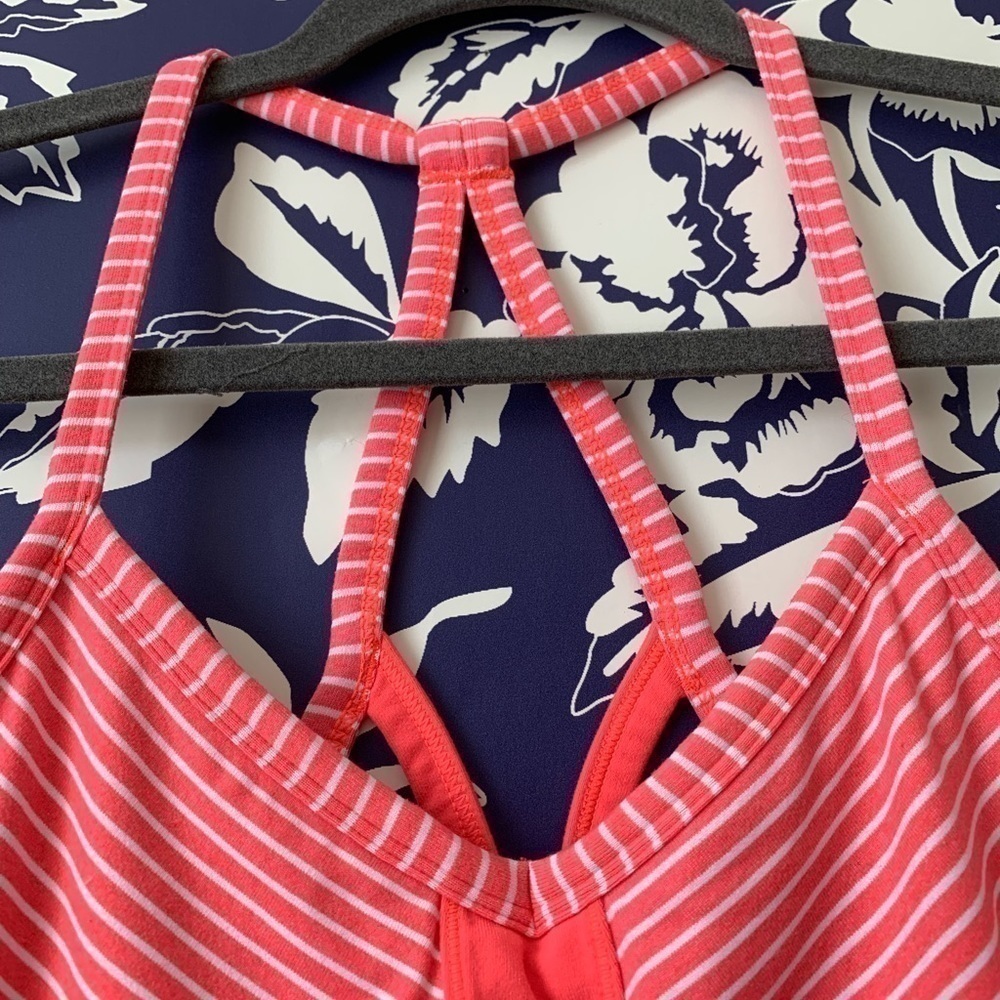 Athleta Coral tank Size S - Picture 2 of 6